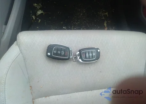 2018 Hyundai Tucson Sel z USA, uszkodzony, nr VIN KM8J3CA43JU623228